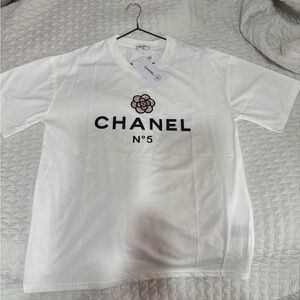 Chanel White T-Shirt for women/men